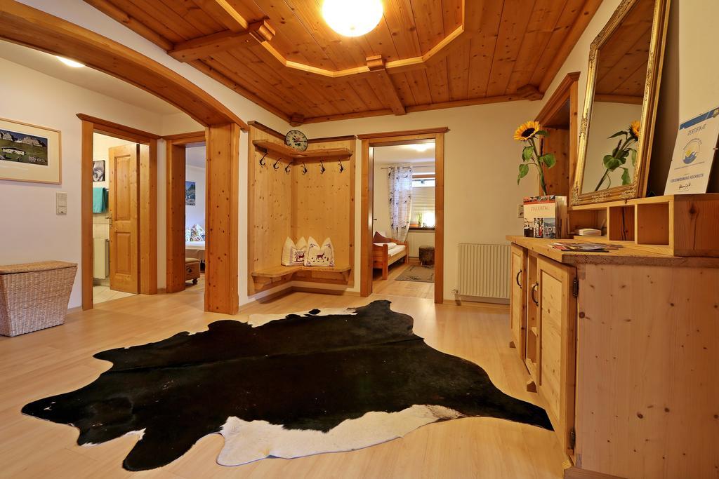 Alpen Appartements Hochmuth Mayrhofen Værelse billede